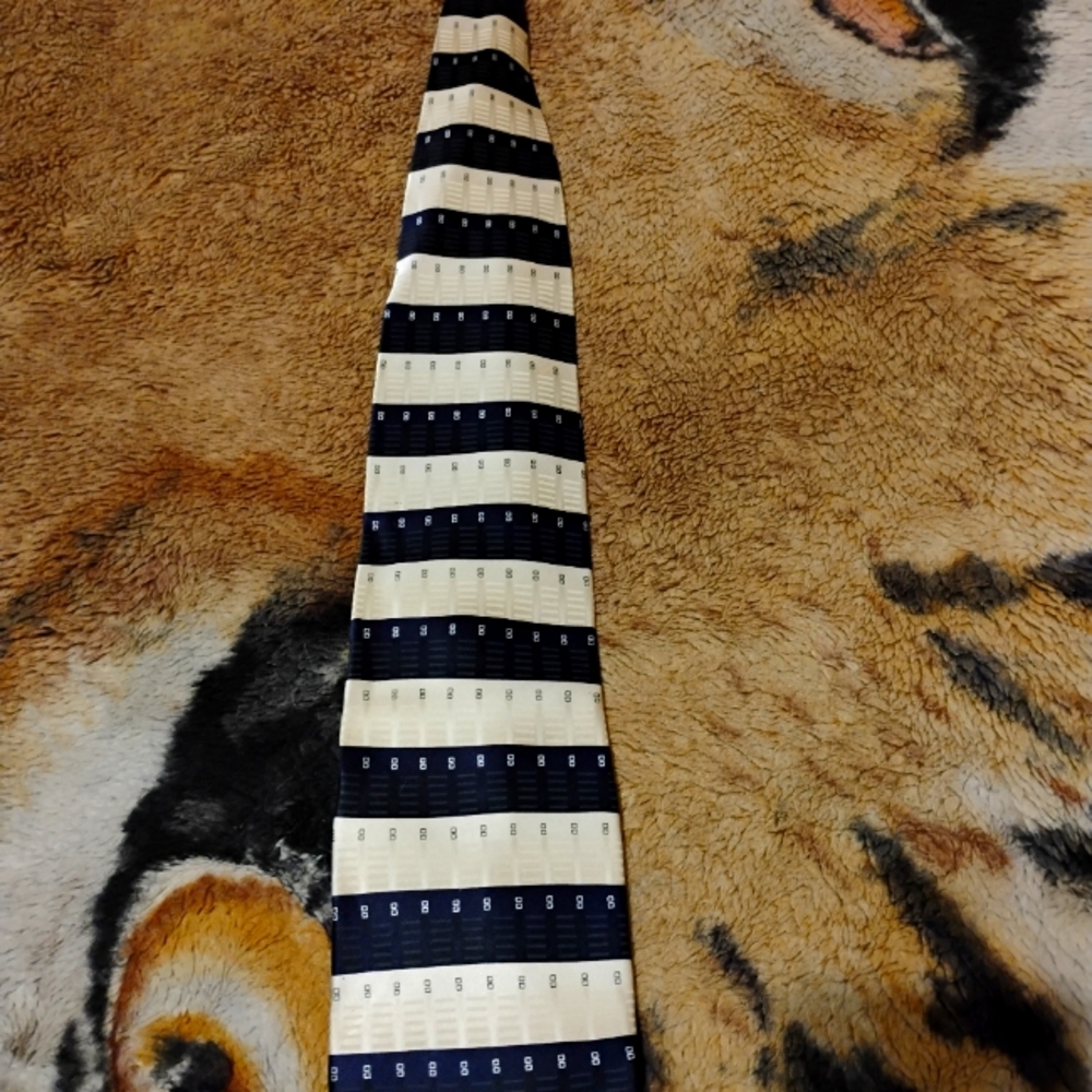 Mosiac multi color tie